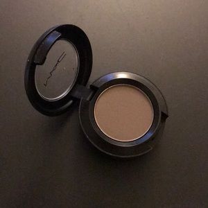 MAC bowl out eyeshadow